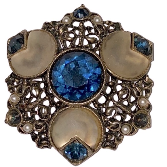 Vintage Jewelry - Vintage Blue Rhinestone Gold Tone Brooch Sphinx ?